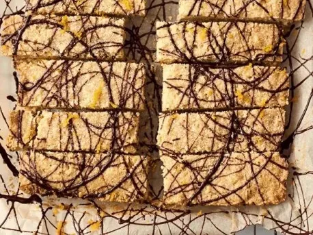 Biscuiti Fragezi cu Portocala si Ciocolata