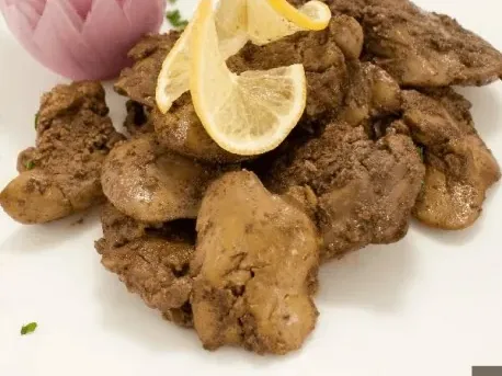 Ficăței de pui la tigaie cu piure de cartofi